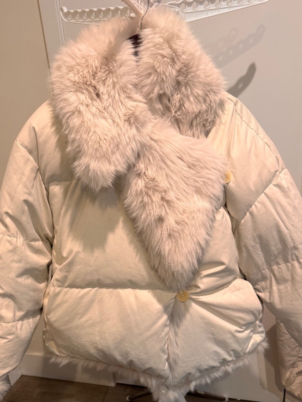 Banana Republic Reversible White Puffer/ Faux Fur Jacket (Size Large)